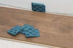 1376195