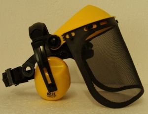 Kõrvaklapid näokaitsega metallist võrega 6-699